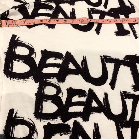 Minkas - Beauty Tee - Picture 5 of 5